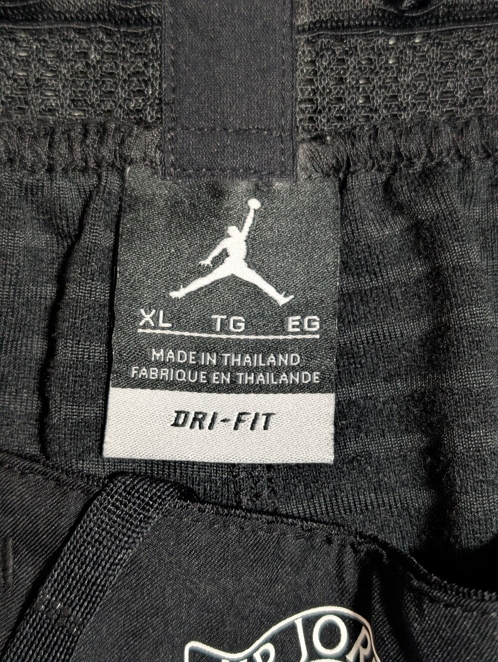 Men's Jordan Black Athletic Basketball Shorts with White Jumpman Size XL - Picture 3 of 9